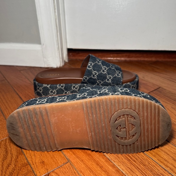Gucci Angelina GG Logo Platform Slide Sandal - Picture 4 of 4